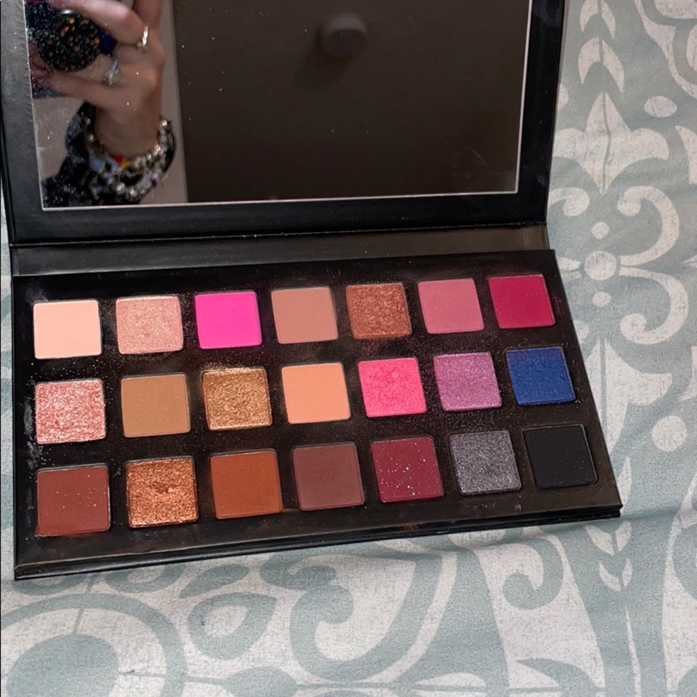 Sipping pretty pallet Kylie
